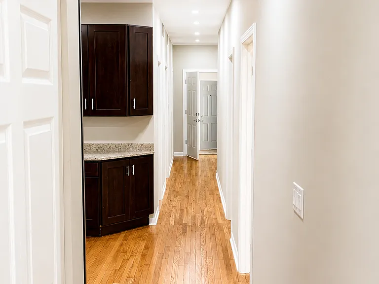 3 bed, 2.0 bath, 1250 sqft, $2,200 — Photo 6