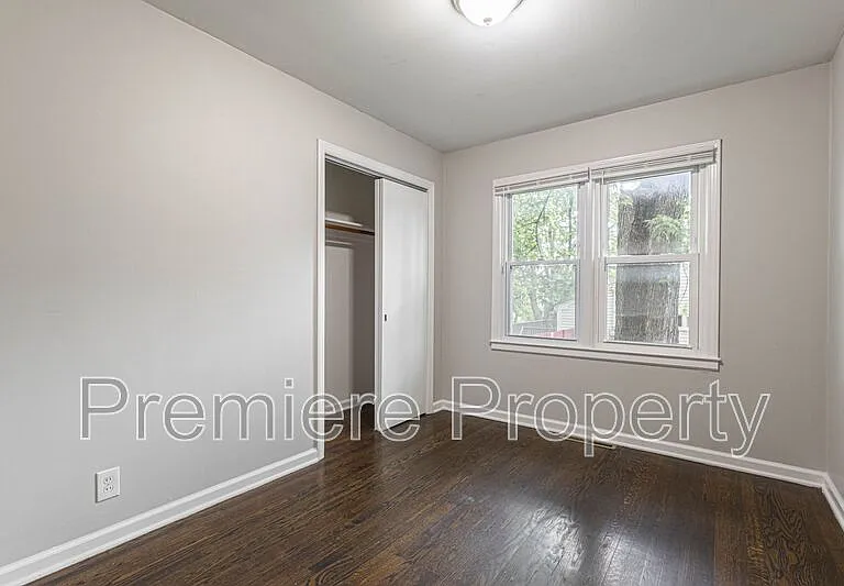 10512 E 60th Ter — Photo 8