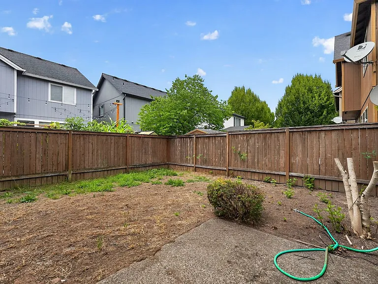 1756 SE Gerhard Dr — Photo 3
