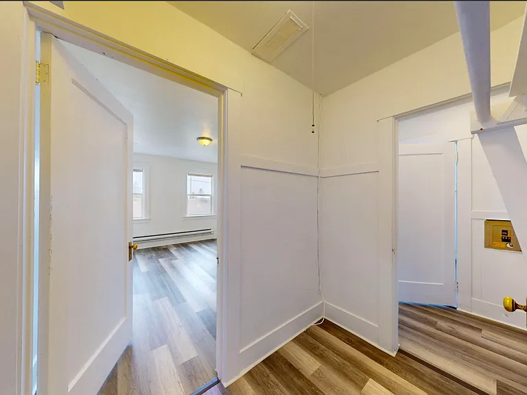 435 -Keystone Apartments — Photo 5