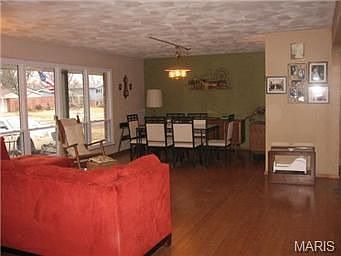 4th image of 9030 Crestmoor Dr