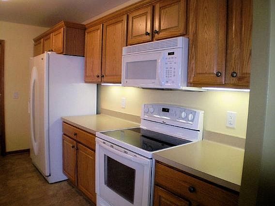 2nd image of N160W20376 Silver Creek Ln