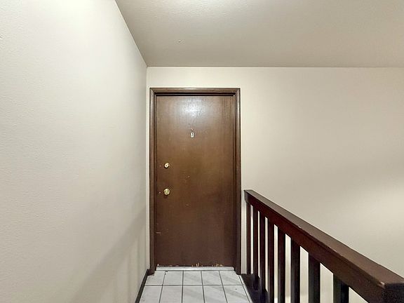 3rd image of 6107 NE 194th Pl
