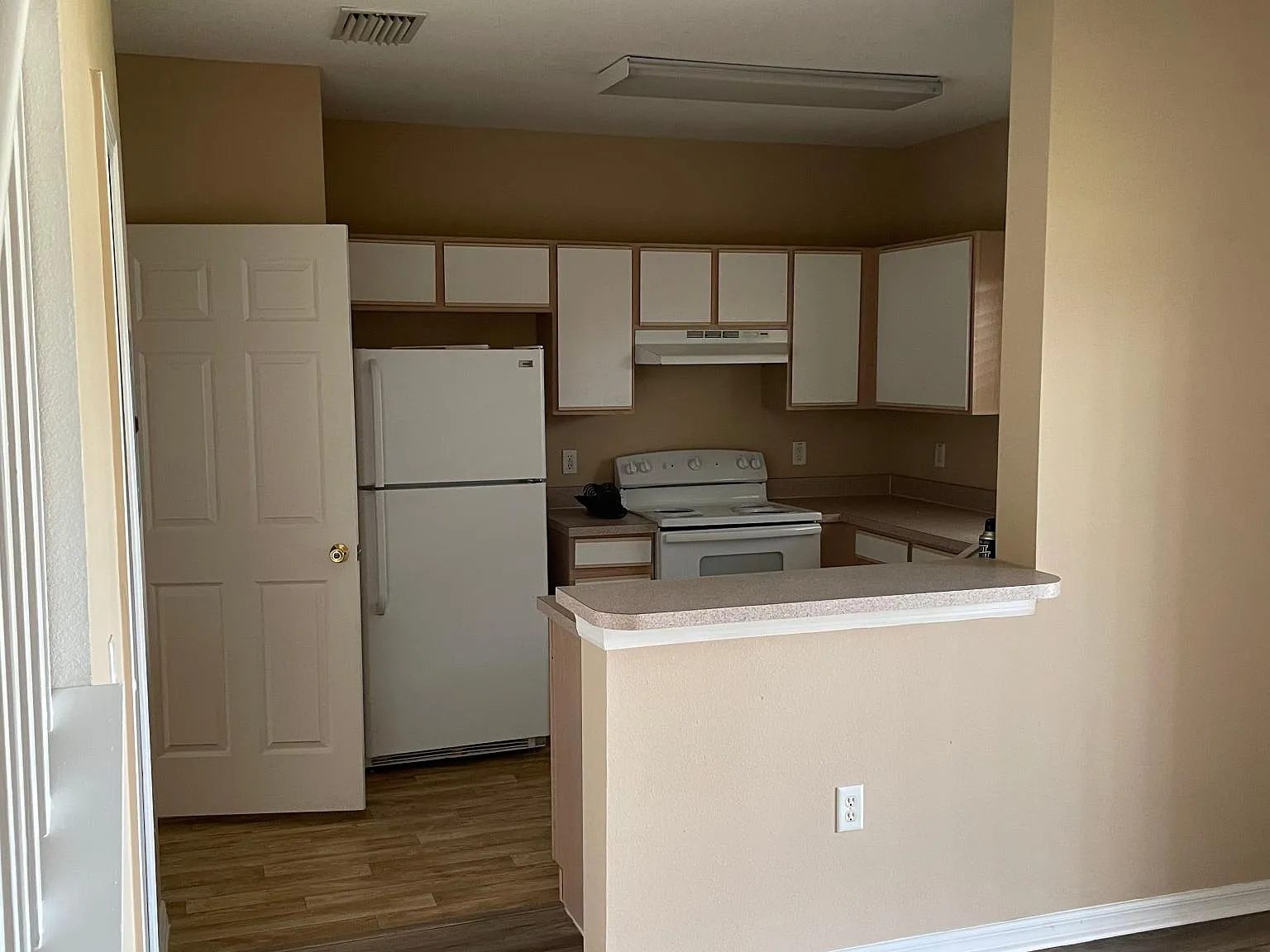 1558 Blue Magnolia Rd — Photo 3