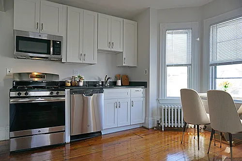 141 Brown St #2F Photo 1