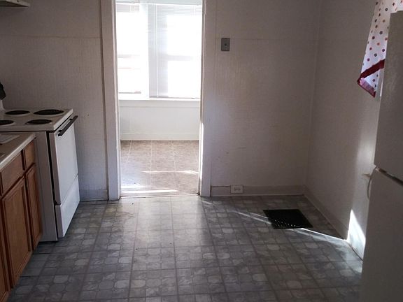 5th image of 2431 Bristow Ave