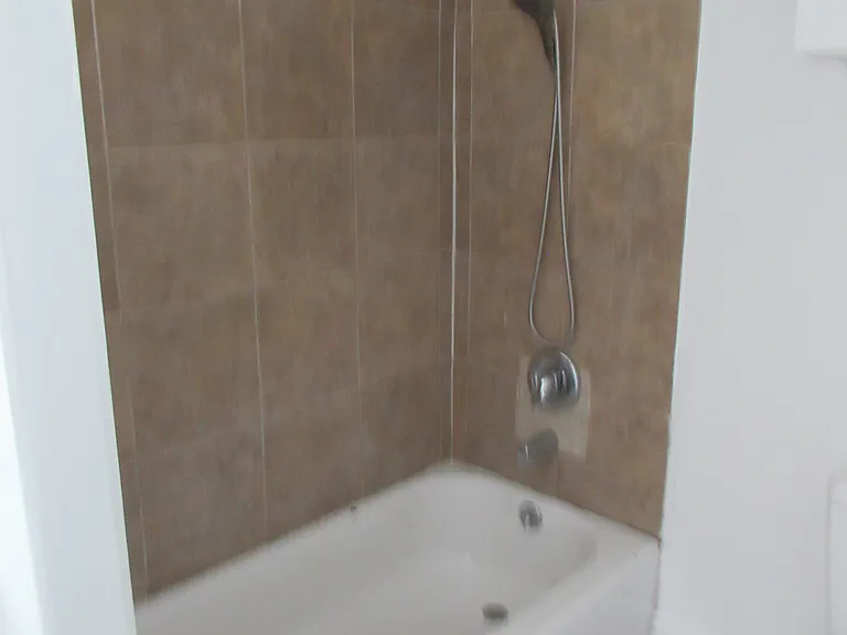 9747 Maple St — Photo 6