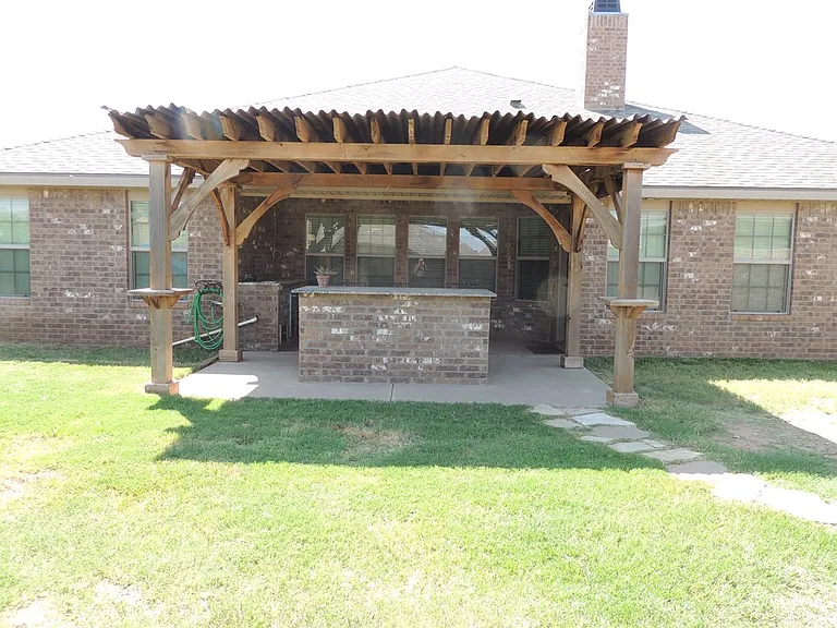 5706 Champions Dr — Photo 39