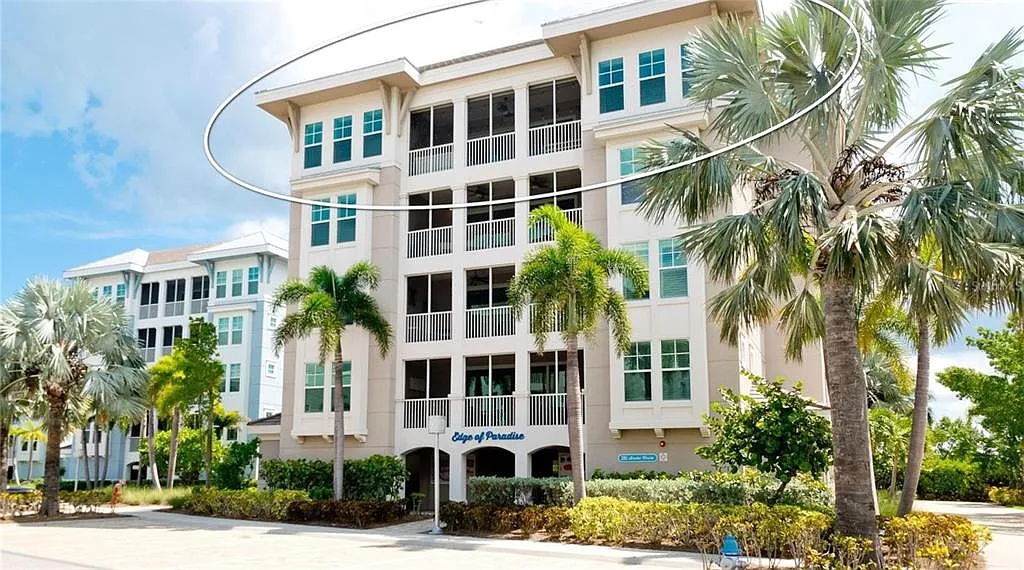 2 bed, 2.0 bath, 1456 sqft, $4,500 — Photo 2