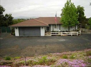 290 Mar Vista Dr, Vista, CA 92083