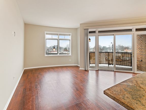 3rd image of 6400 N Northwest Hwy APT 301