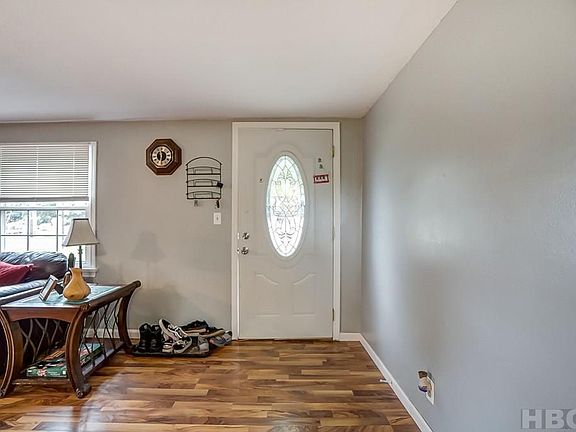 4th image of 619 W Hobart Ave