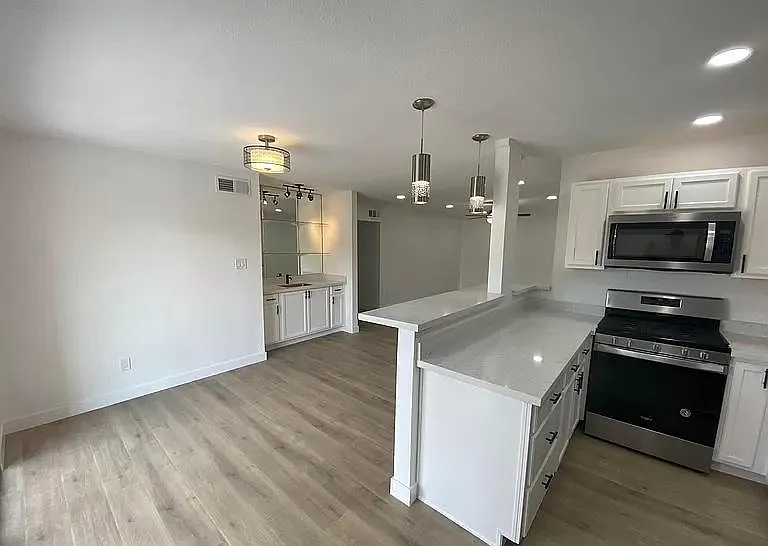4950 N Miller Rd #136 — Photo 5