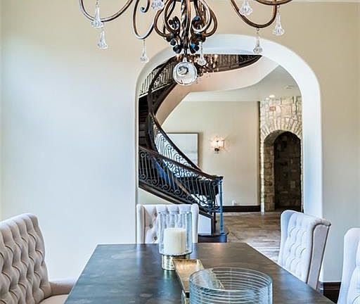 4th image of 388 Cortona Dr