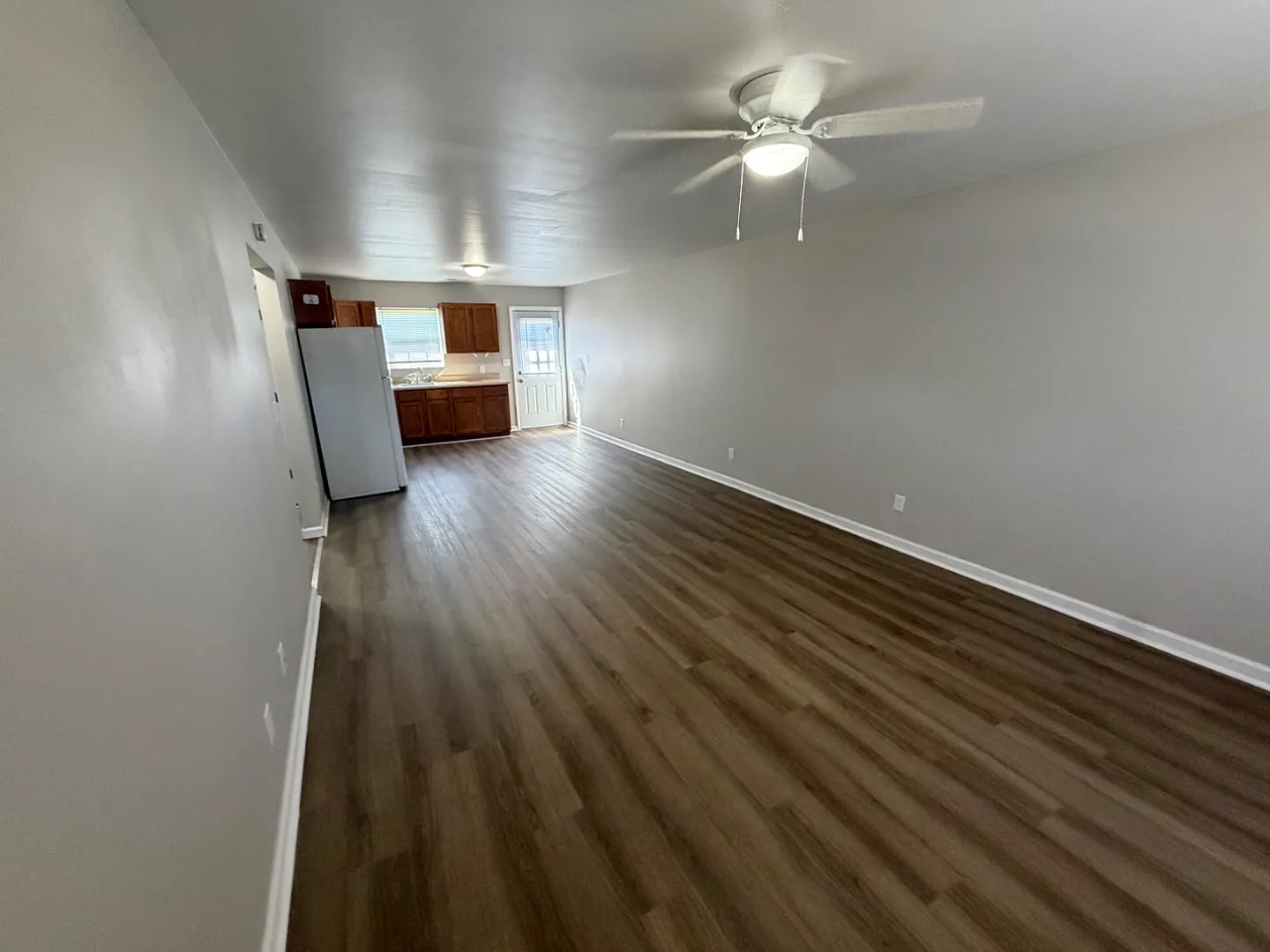 634 Veterans Dr - B — Photo 2