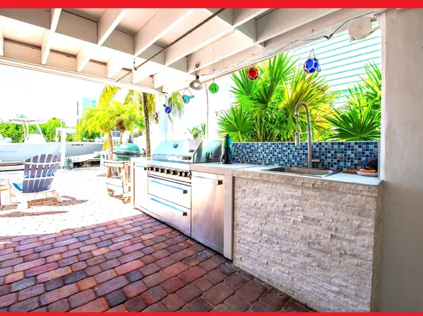 27328 Jamaica Ln, Ramrod Key, FL 33042