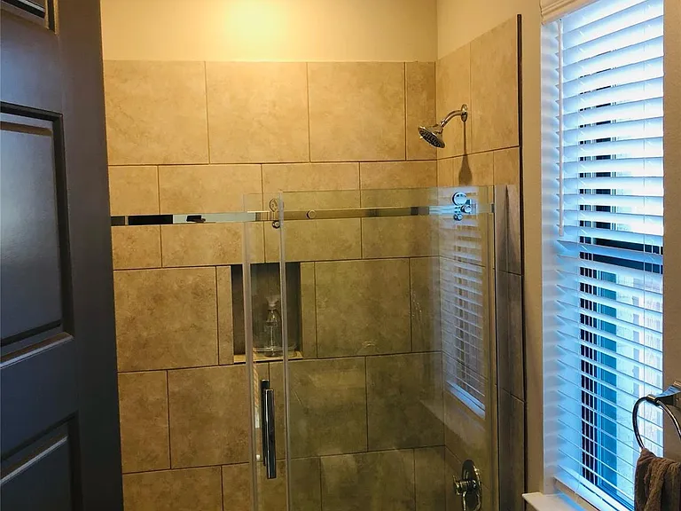 1305 Black Walnut Ln #2-L — Photo 6