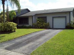 910 N Audubon Dr, Homestead, FL 33035