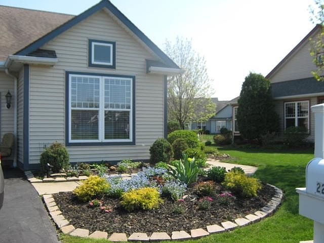 2nd image of 2215 Langford Ln