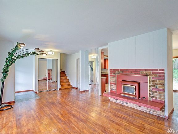 5th image of 3440 77th Pl SE