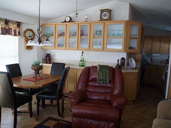 Dining  area,  Built - in Bu