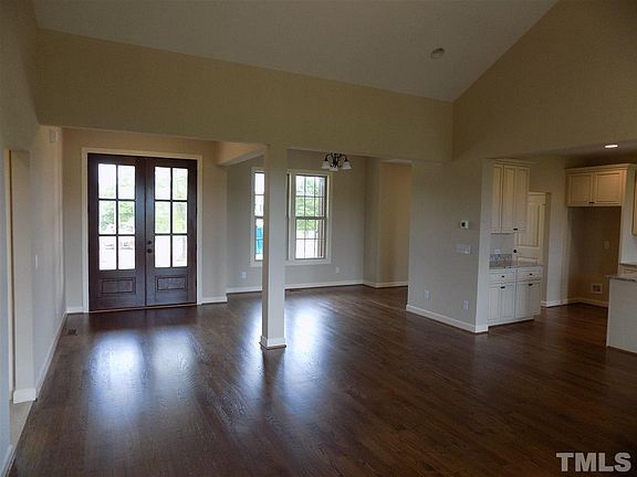 5th image of 307 Virginia Lee Ln