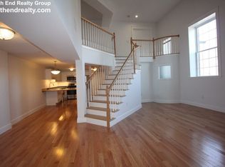 52 Sanborn St APT 204, Reading, MA 01867