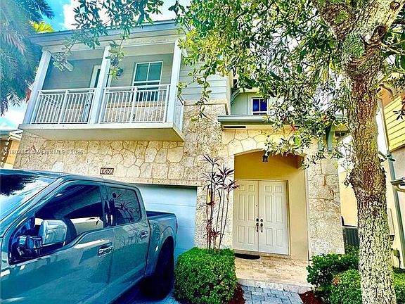 5th image of 10450 NW 69th Ter #1