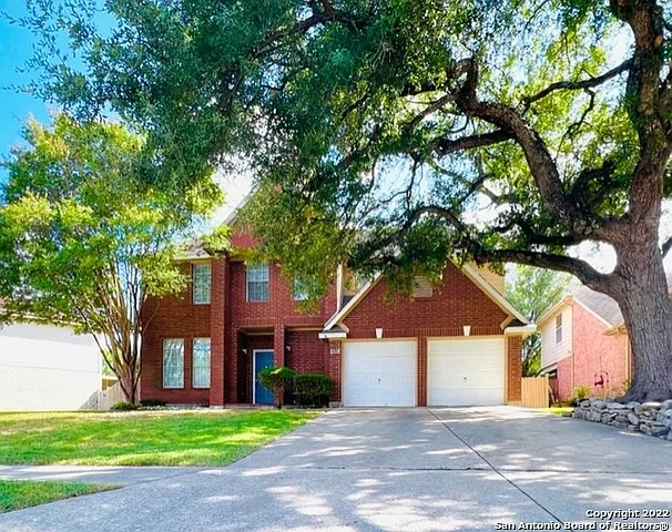 4 bed, 3.5 bath, 2550 sqft, $2,100 — Photo 1