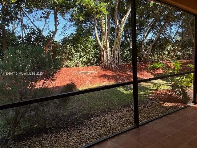 3817 Tree Top Dr — Photo 10