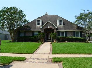 1107 Glenshannon Ave, Friendswood, TX 77546