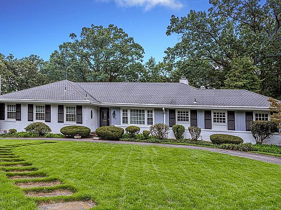 3rd image of 3825 Roberts Ln