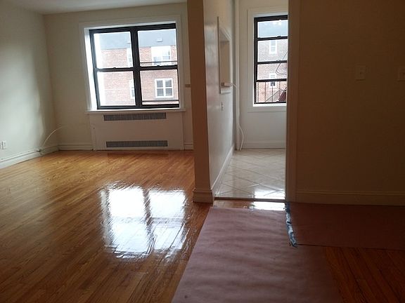 3rd image of 6620 108th St APT 3L