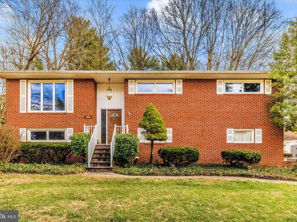 21 Bittersweet Dr, Hagerstown, MD 21740