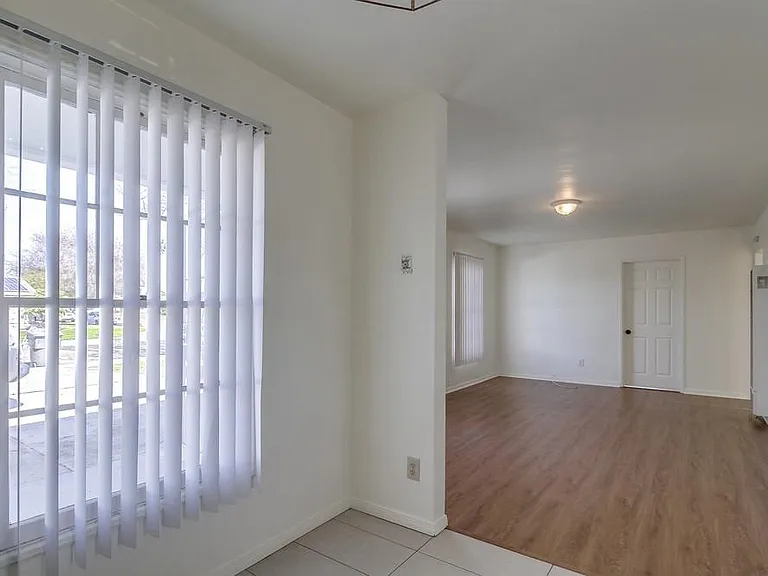 891 Elm Ave — Photo 25