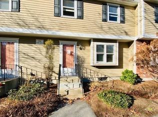 1 Robin Cir APT 4, Norton, MA 02766