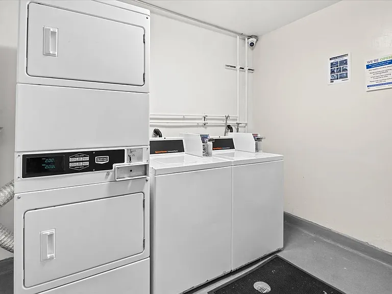 Encino Park West Apartments — Photo 10