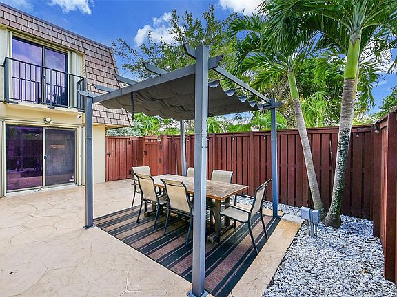 5th image of 2444 SW 15th Street