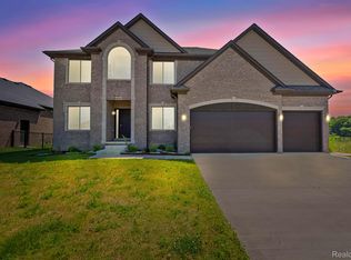 56418 Leeds Ln, Macomb, MI 48042