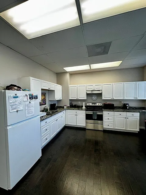 113 School Street - B — Photo 2