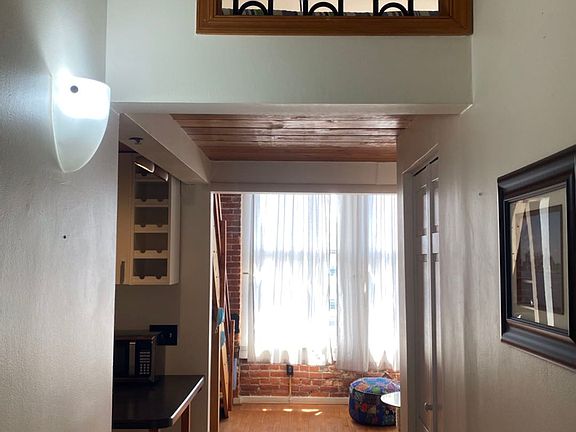 4th image of 1010 Race St Penthouse N