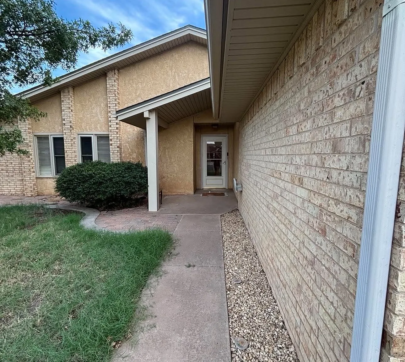 3 bed, 1744 sqft, $1,600 — Photo 3