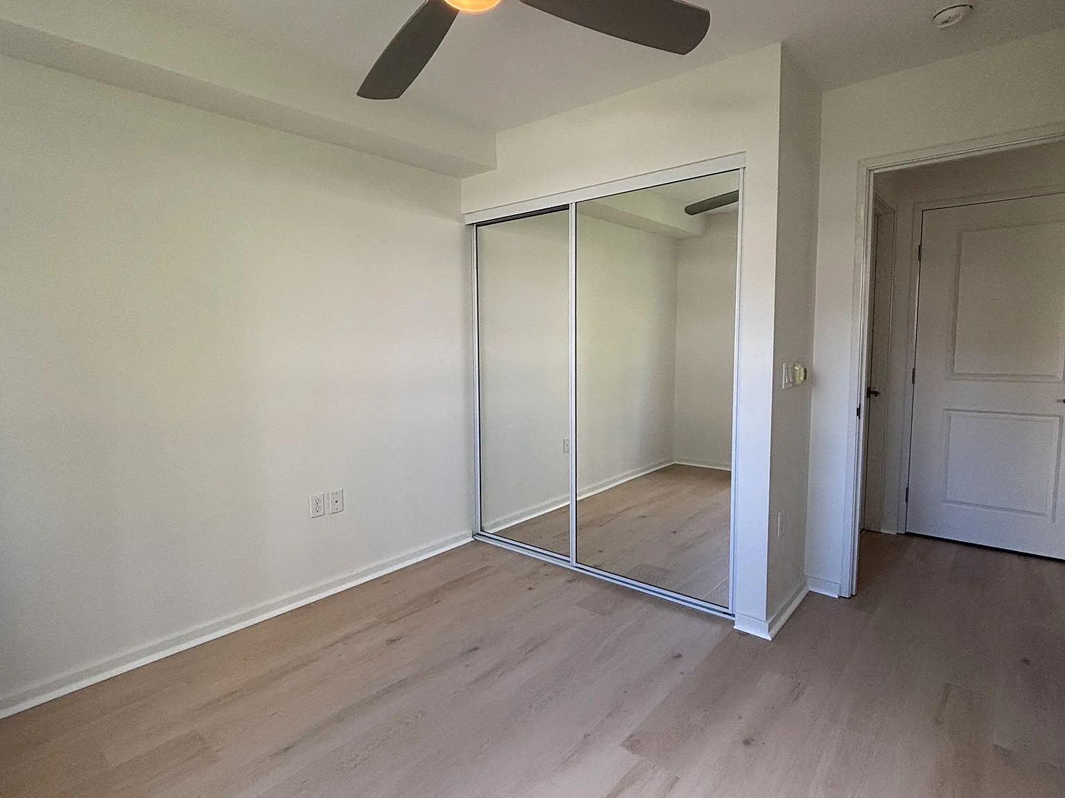 2 bed, 837 sqft, $3,500 — Photo 4