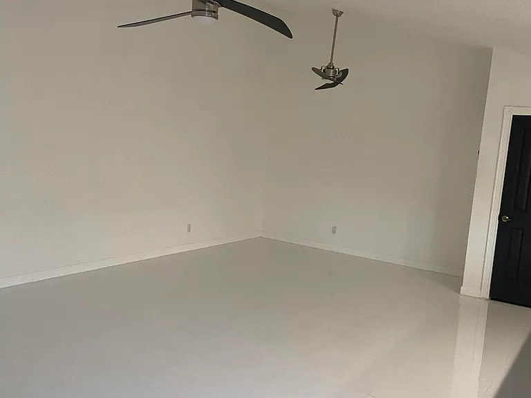 2102 Appleton Ct — Photo 5