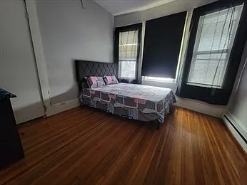 2 bed, 1.0 bath, 9999 sqft, $2,300 — Photo 3