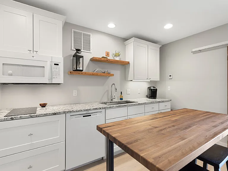 1 bed, 1.0 bath, 565 sqft, $2,000 — Photo 3
