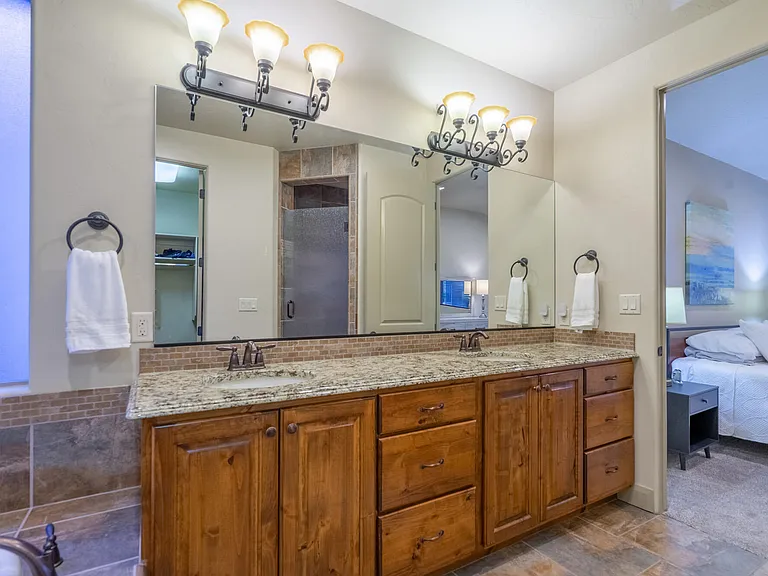 2212 S Chippenham Ct — Photo 30