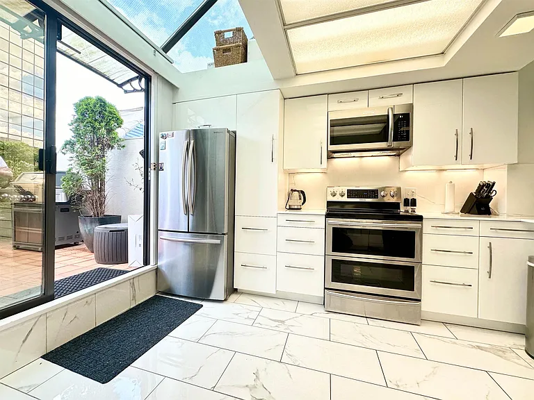 850 Burrard St #1006 — Photo 5