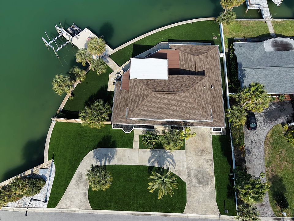 1st image of 301 22nd St