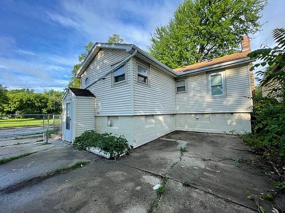 2nd image of 788 Monticello Ave
